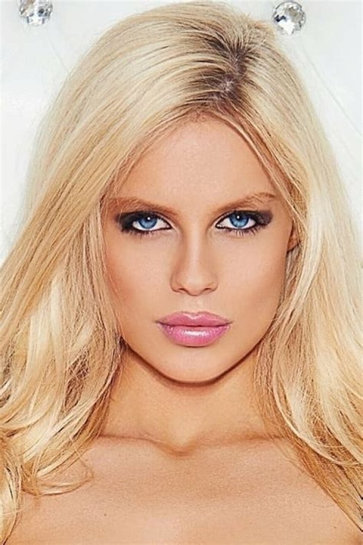 Amber Sienna 