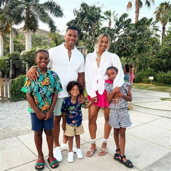 Ciara & Russell Wilson: Their Sweetest PDA Moments