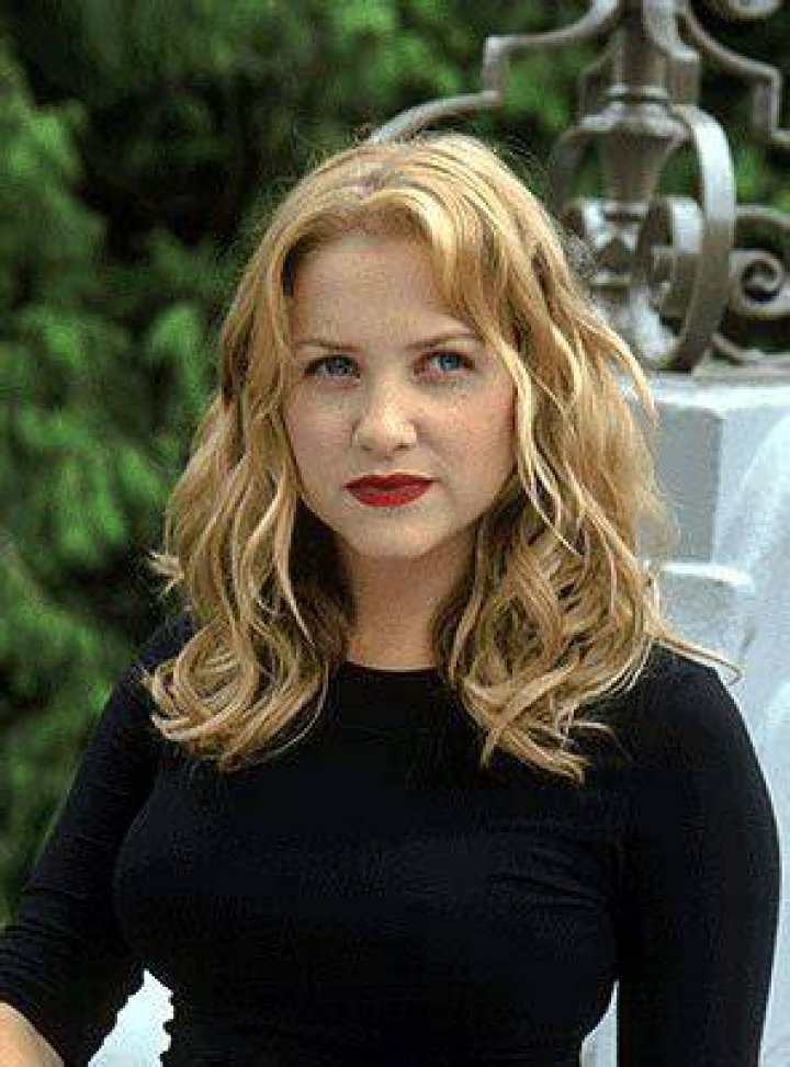 Jessica-Capshaw-1
