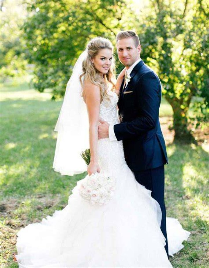 nikki ferrell wedding dress