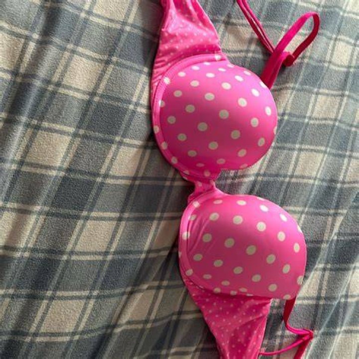 pink bra