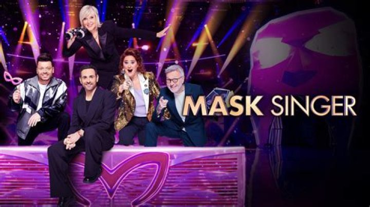 THE MASKED SINGER: L-R: Host Nick Cannon and Amber Riley in the &ldquo;2 hour Epic Season Finale Part 1 and 2&rdquo; episode of THE MASKED SINGER airing Wednesday, Nov. 30 (8:00-10:00 PM ET/PT) on FOX. &copy; 2022 FOX Media LLC. CR: Michael Becker / FOX.